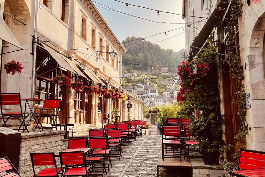 outdoor restaurants in Albania